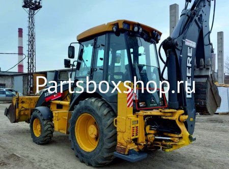 Стекло заднее нижнее John Deere 325J